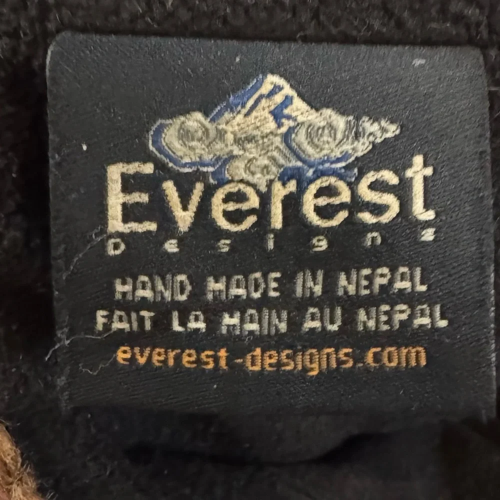 Everest Designs 100% Wool Multicolor Knit Beanie with Pom - Picture 2 of 3
